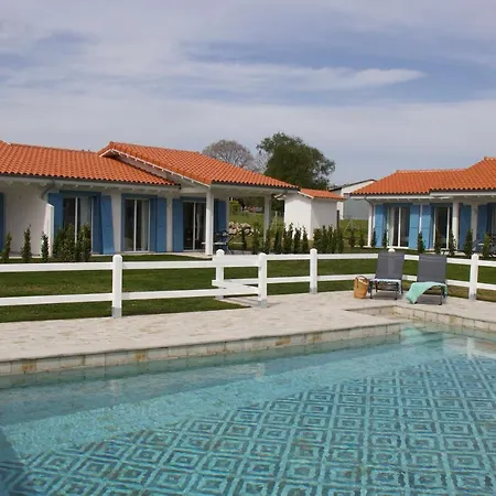 Aparthotel El Pueblin De Ribadesella